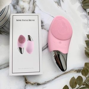 Brand new Face Cleansing Vibrating Brush